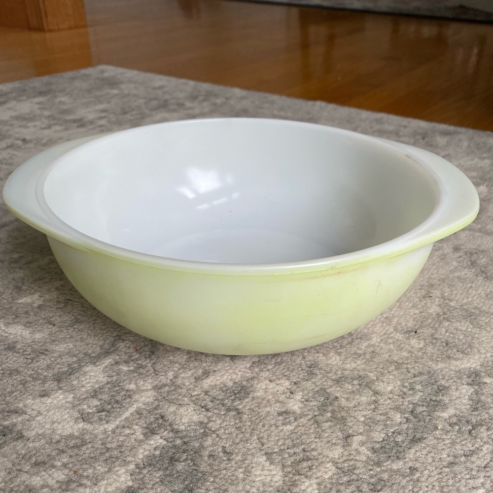 Pyrex 2 quart lime green casserole dish #B-38.